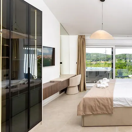 Villa Loparia - Hosted By Monika Lopar