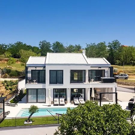 Villa Loparia - Hosted By Monika